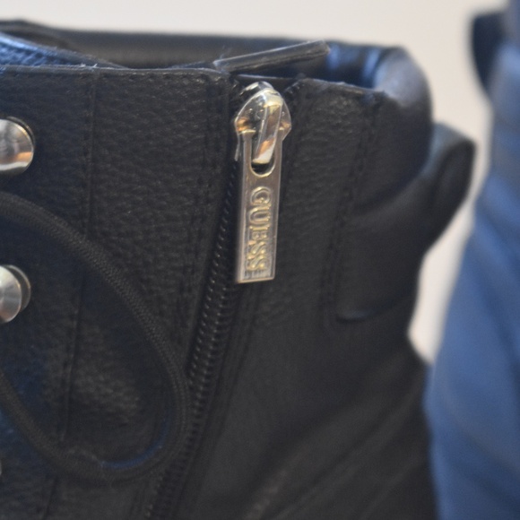 GUESS Women's Canaly Lug Sole Block Heel Combat Boots 9M EUC - Picture 4 of 5